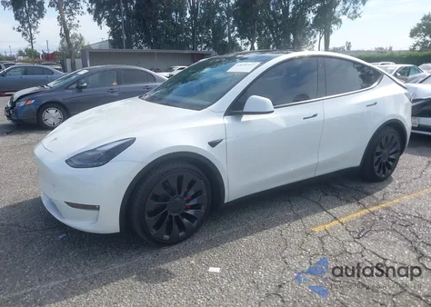 2023 Tesla Model Y Performance Dual Motor All-Wheel Drive z USA, uszkodzony, nr VIN 7SAYGDEF4PF753774